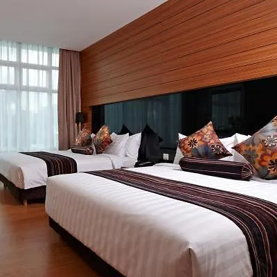 Ramada Plaza Kuala Lumpur 5*,