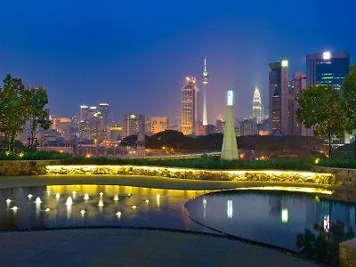 Ramada Plaza Kuala Lumpur 5*,